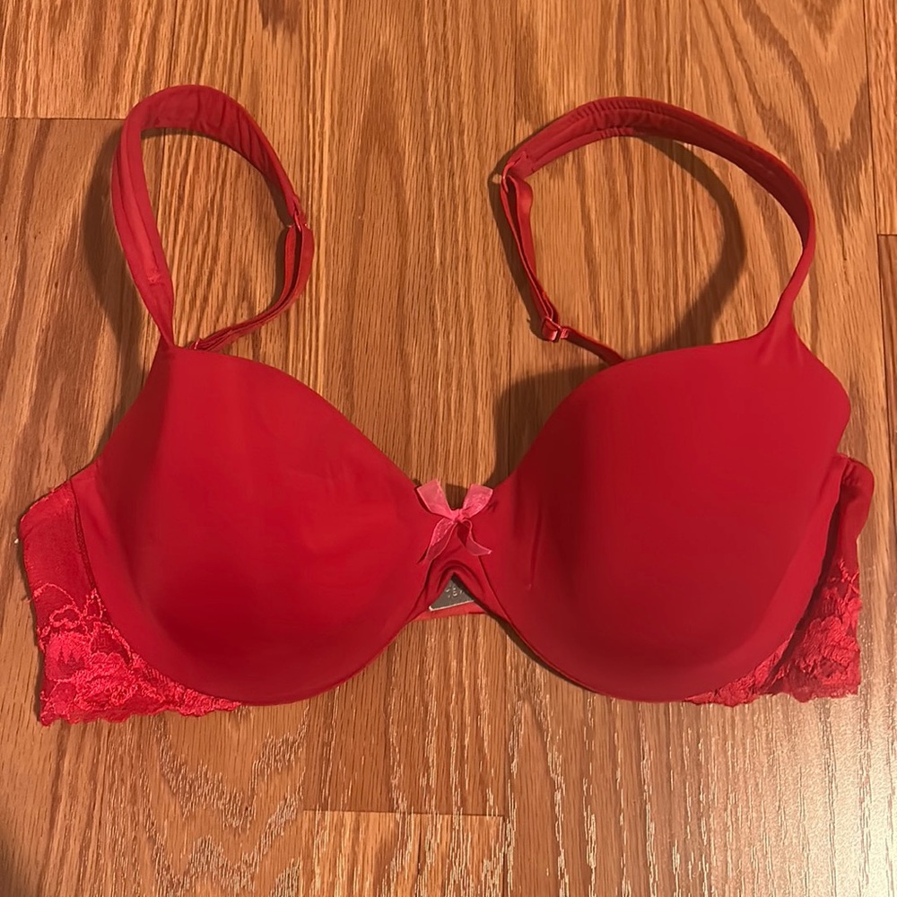 Victoria’s Secret red lined Demi bra sz size 34D lace back Christmas